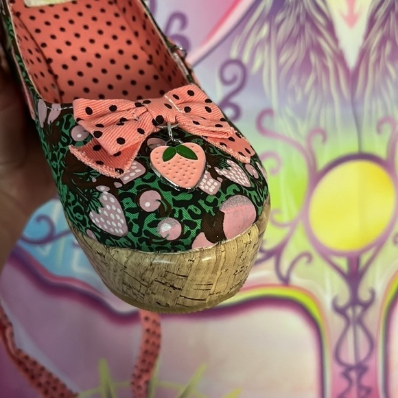 🆕🍓Too Fast Cirque Couture🍓Strawberry Wedges🍓 - Picture 13 of 15